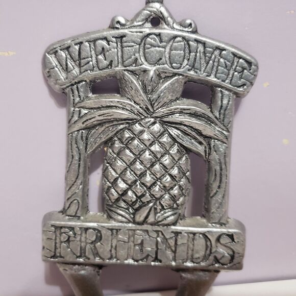"Welcome Friends ' Pineapple Themed Coat Hat WALL MOUNT Hook Metal 4"×3" - Picture 5 of 5